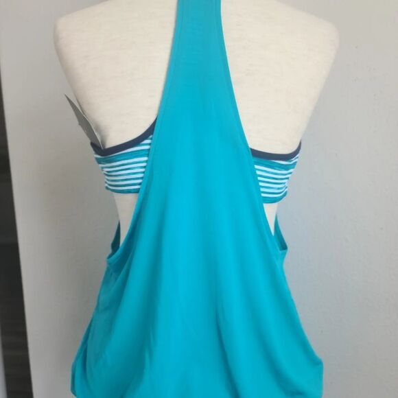 NIKE WORKOUT WOMAN'S TOP - Picture 9 of 13